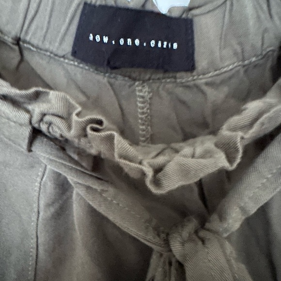 Know One Cares High-Rise Relaxed Cropped Pant - Size XL - Picture 5 of 5